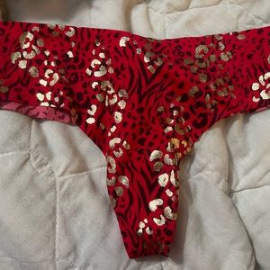 Victoria’s Secret No Show Thong Size Medium New with Tags